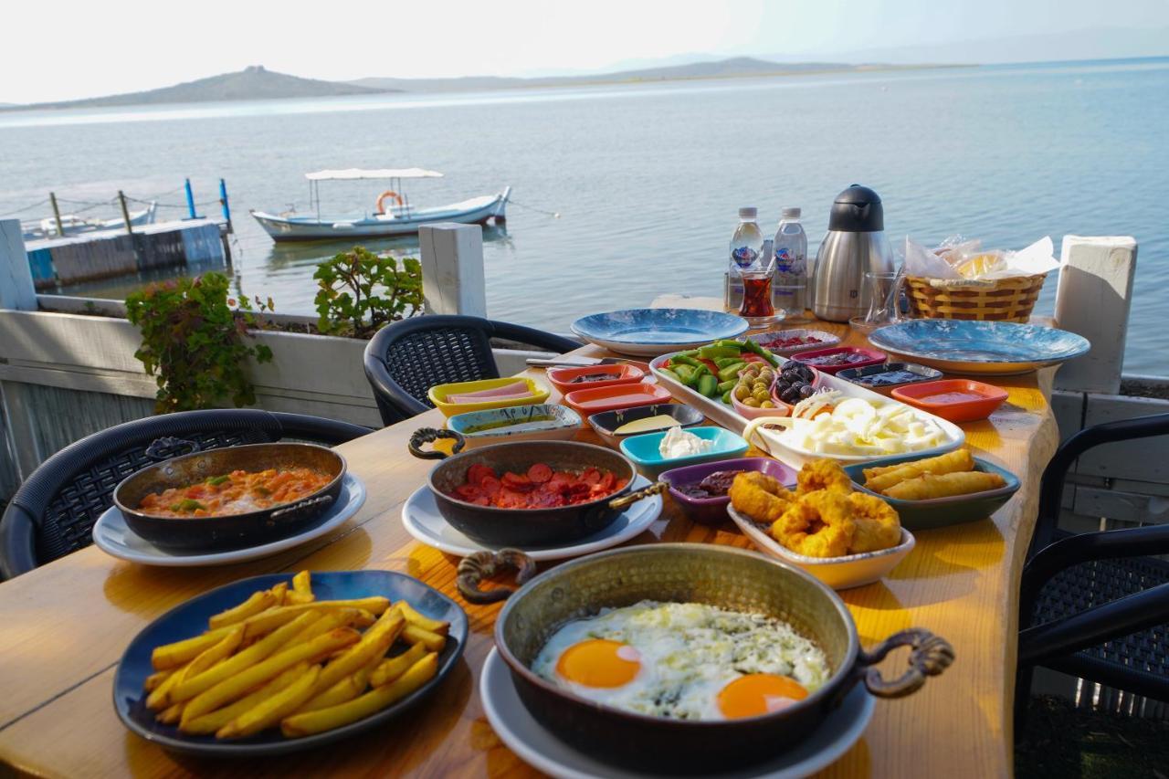 Qcunda Otel Ayvalik Luaran gambar